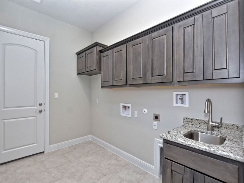 Representative furnished interior of a home built from the Siena II by Giddens Homes in Clearwater Ranch, Liberty Hill (Image 116).