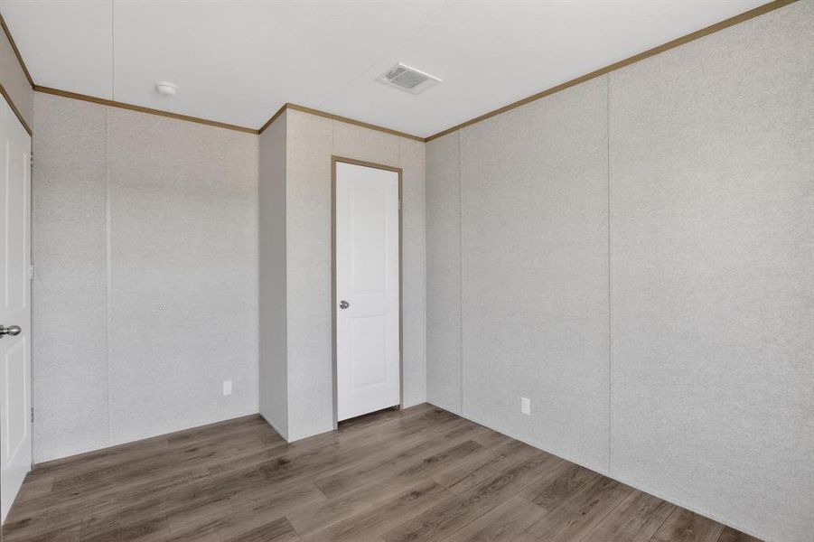 Spacious, unfurnished interior of a new home in , Aurora (Image 31).