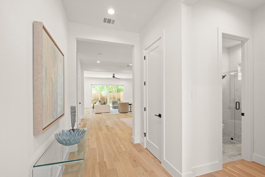 Furnished interior view inside a new home in , Dallas (Image 6). Furnished interior view inside a new home in , Dallas (Image 6).