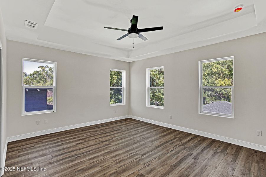 Spacious, unfurnished interior of a new home in , Jacksonville (Image 21).