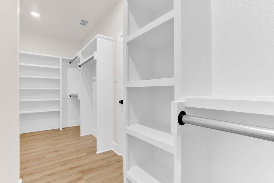 Spacious, unfurnished interior of a new home in , Tyler (Image 20).