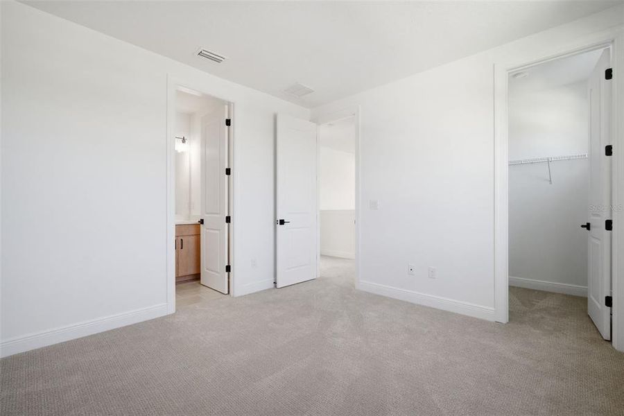 Spacious, unfurnished interior of a new home in Fieldstone, Plant City (Image 72).
