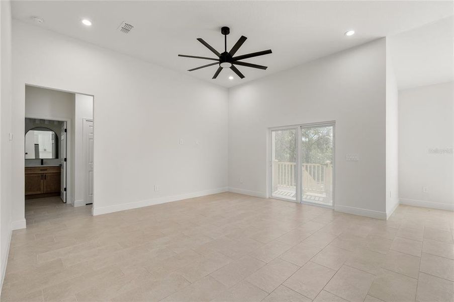 Spacious, unfurnished interior of a new home in , Orange City (Image 52).