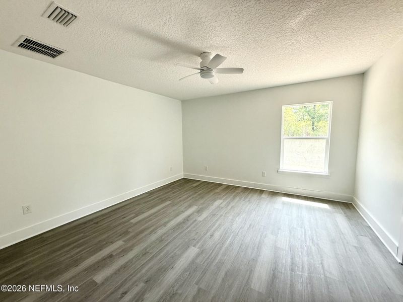 Spacious, unfurnished interior of a new home in , Hilliard (Image 8).