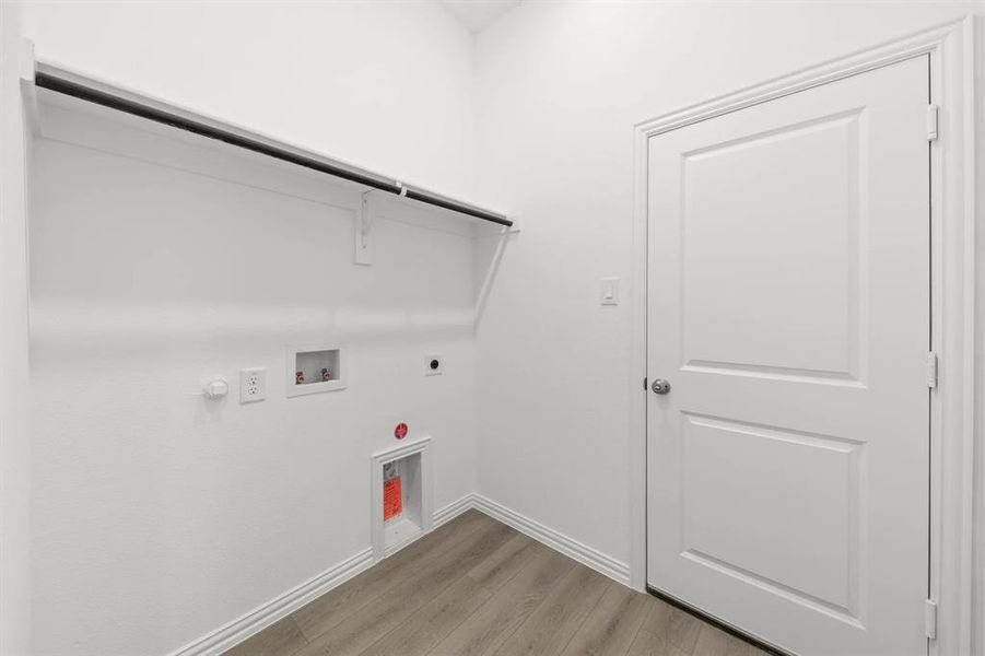 Spacious, unfurnished interior of a new home in Devonshire 40s, Forney (Image 21).