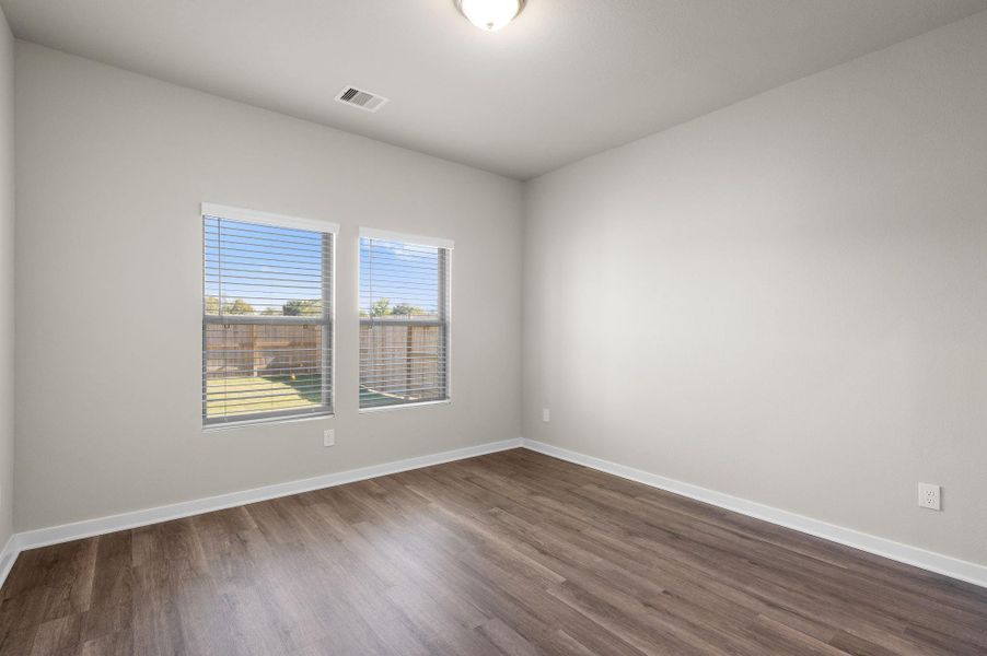 Spacious, unfurnished interior of a new home in Creekhaven, Rosharon (Image 14).