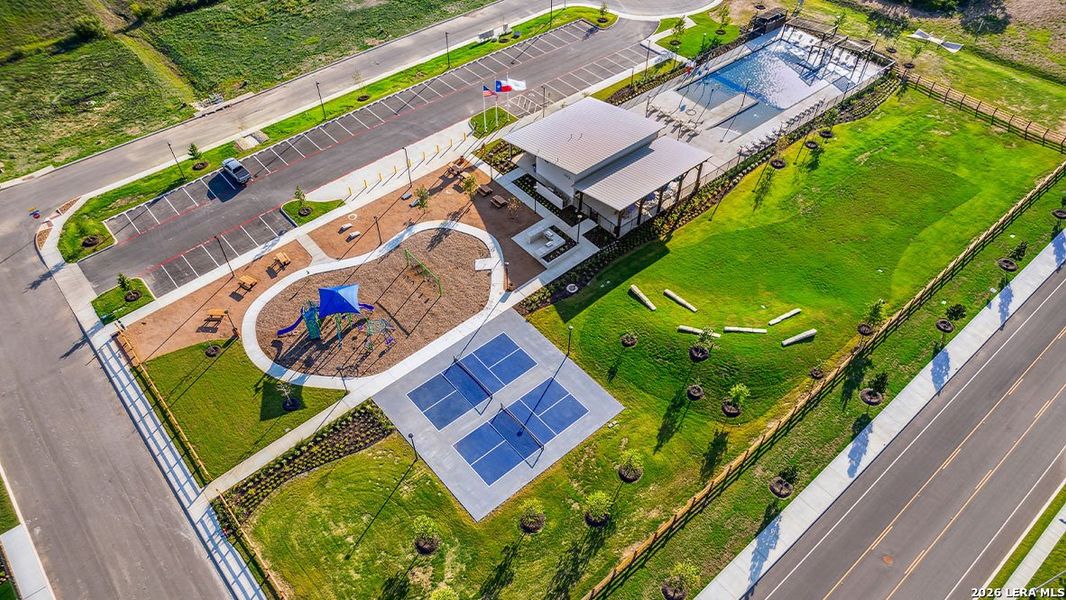 Community amenities in Avenida, Converse (Image 42).