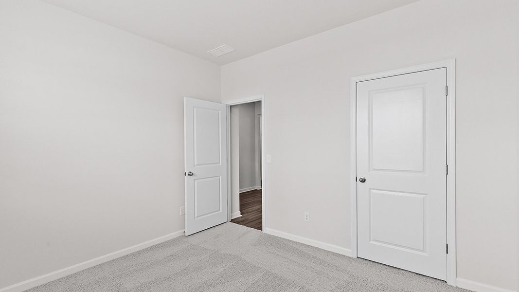 Spacious, unfurnished interior of a new home in Highland Hills, Graniteville (Image 26).