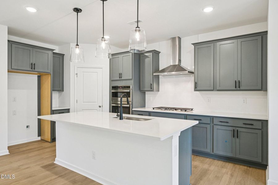 13-web-or-mls-Ken Dr-S1704-013