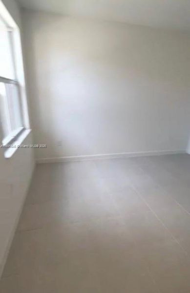 Image 10 of a home in .