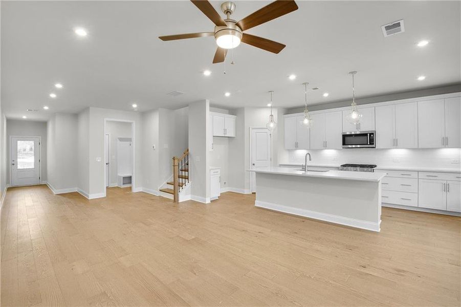 Spacious, unfurnished interior of a new home in Adler Springs, Powder Springs (Image 6). Spacious, unfurnished interior of a new home in Adler Springs, Powder Springs (Image 6).