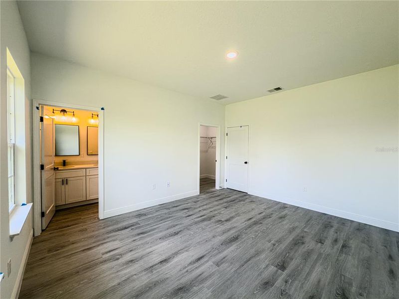 Spacious, unfurnished interior of a new home in , Ocala (Image 62).