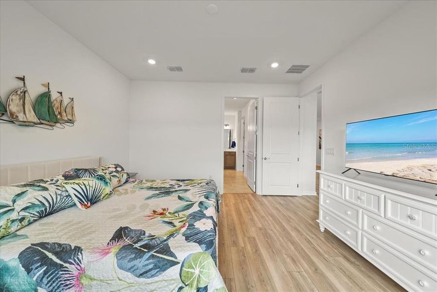 Furnished interior view inside a new home in Del Webb BayView, Parrish (Image 37). Furnished interior view inside a new home in Del Webb BayView, Parrish (Image 37).