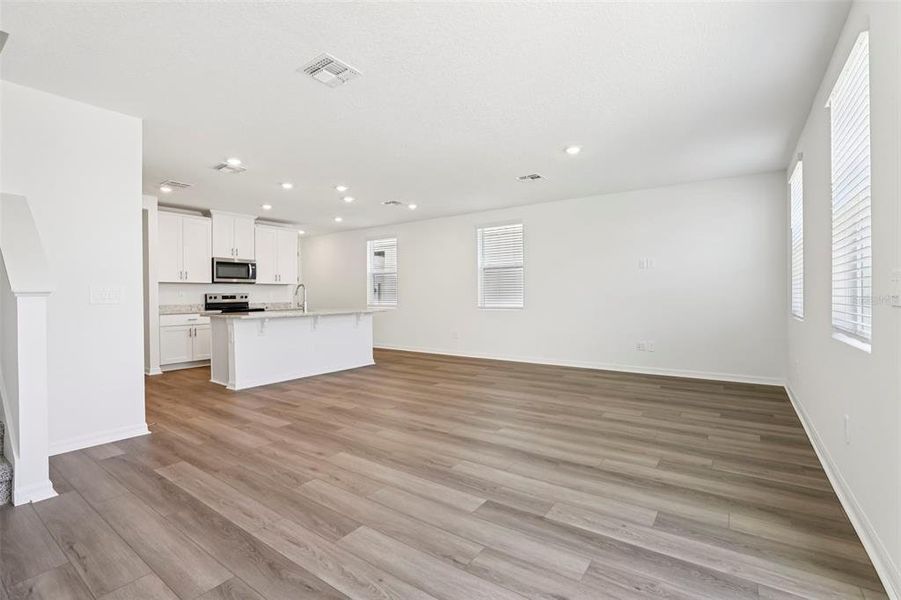 Spacious, unfurnished interior of a new home in The Meadow at Crossprairie Townes, St. Cloud (Image 34).