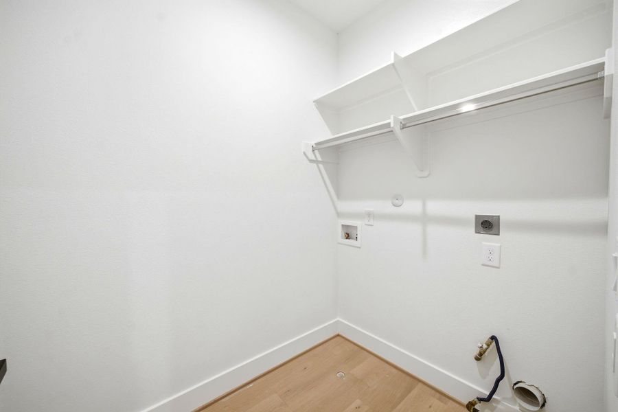 Spacious, unfurnished interior of a new home in , Houston (Image 23).