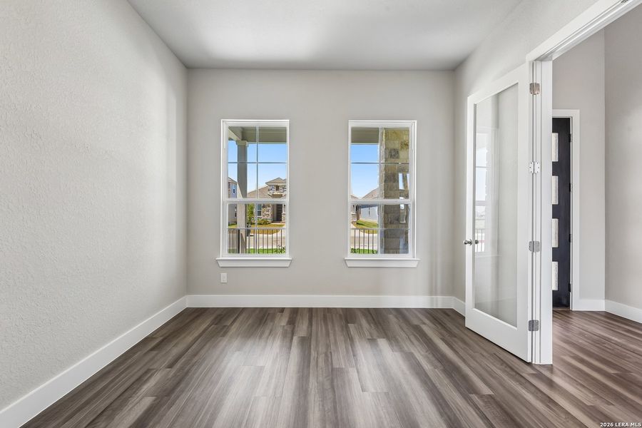 Spacious, unfurnished interior of a new home in Weltner Farms 60’s, New Braunfels (Image 27).
