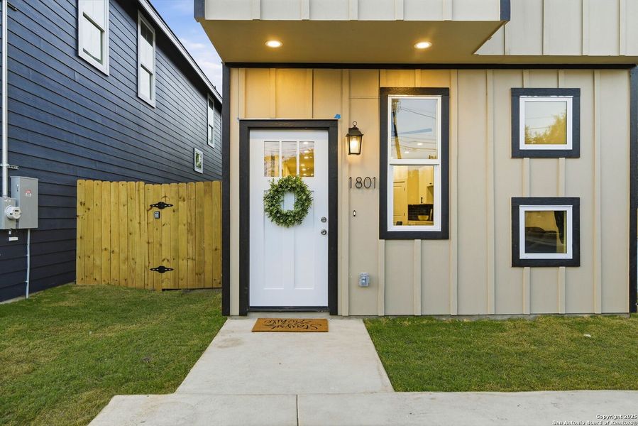 Exterior details and patio area of a home in , San Antonio (Image 4).