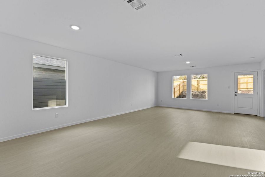 Spacious, unfurnished interior of a new home in Steelwood Trails: Watermill Collection, New Braunfels (Image 14).