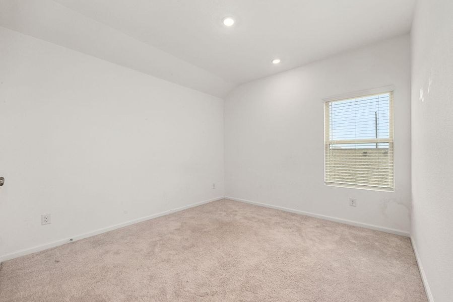 Spacious, unfurnished interior of a new home in Sunterra, Katy (Image 29).