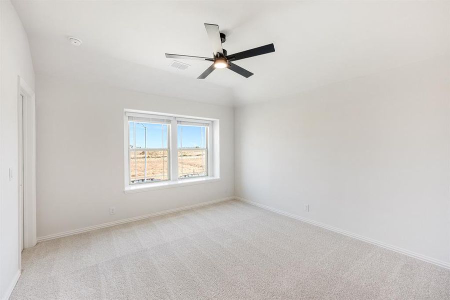 Spacious, unfurnished interior of a new home in Wildflower Ranch 60-65, Fort Worth (Image 33). Spacious, unfurnished interior of a new home in Wildflower Ranch 60-65, Fort Worth (Image 33).