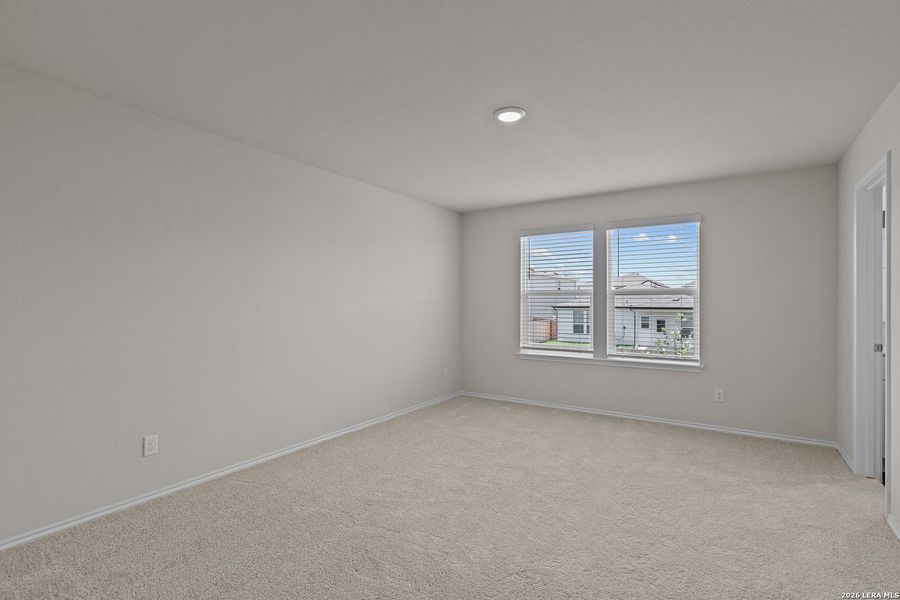 Spacious, unfurnished interior of a new home in , New Braunfels (Image 31).