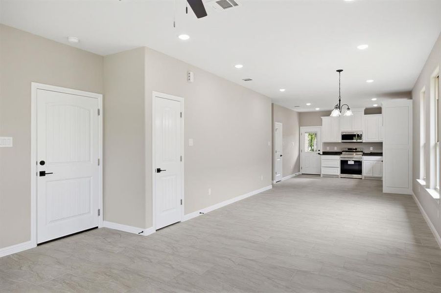 Spacious, unfurnished interior of a new home in , Cleburne (Image 22). Spacious, unfurnished interior of a new home in , Cleburne (Image 22).