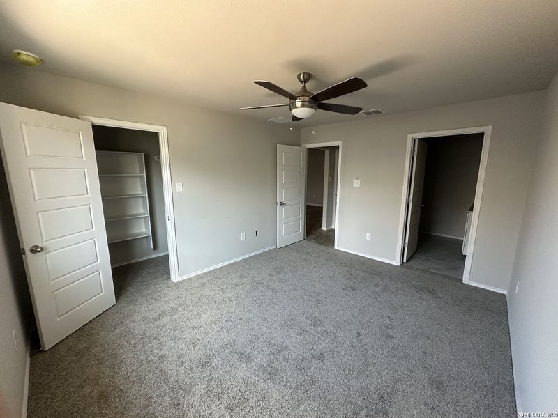 Spacious, unfurnished interior of a new home in , Seguin (Image 3).