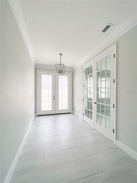 Spacious, unfurnished interior of a new home in , Sarasota (Image 27).