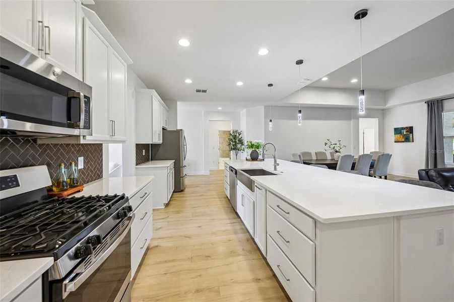 Furnished interior view inside a new home in , Mount Dora (Image 8).