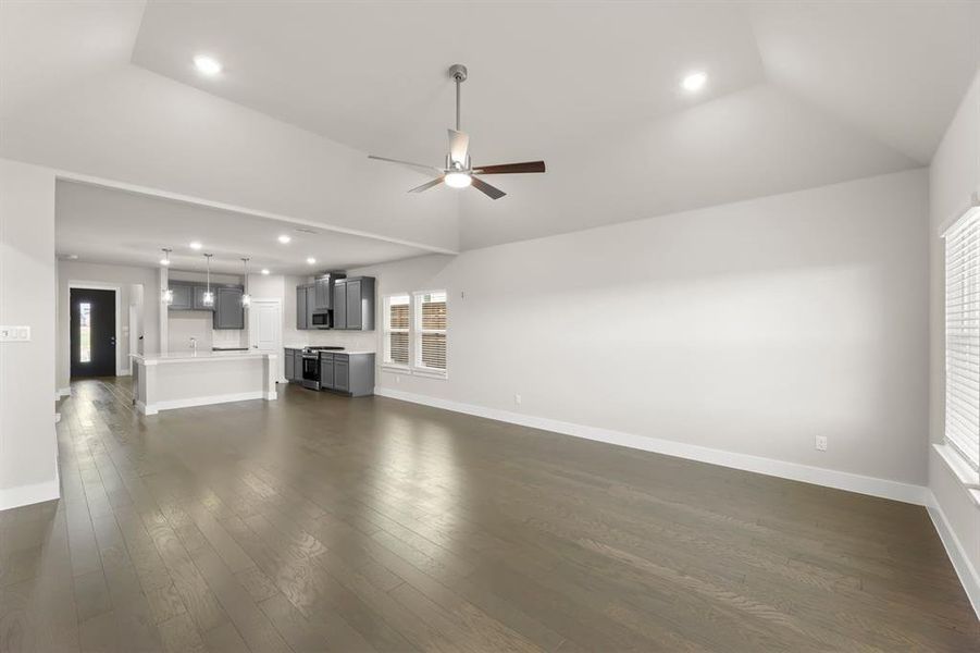 Spacious, unfurnished interior of a new home in Solterra, Mesquite (Image 15).