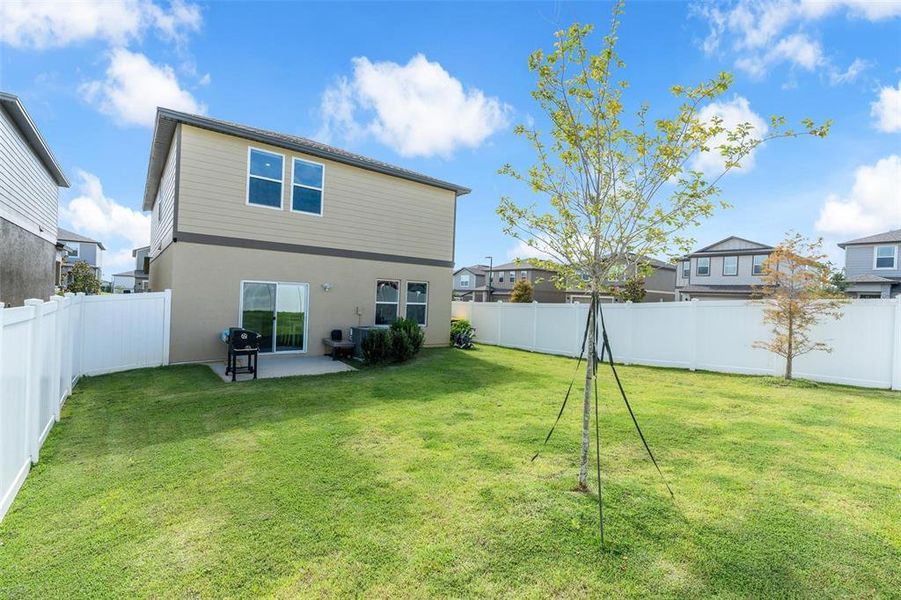 Exterior details and patio area of a home in , Minneola (Image 4).