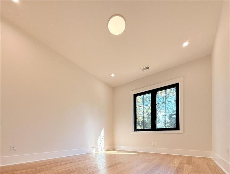Spacious, unfurnished interior of a new home in , Marietta (Image 47).