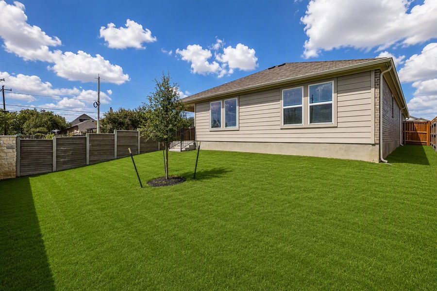 Exterior details and patio area of a home in Lisso, Pflugerville (Image 24).