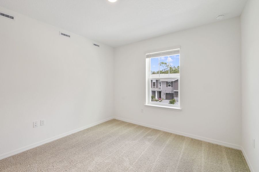 Spacious, unfurnished interior of a new home in Towns at Greenleaf, Oviedo (Image 36).