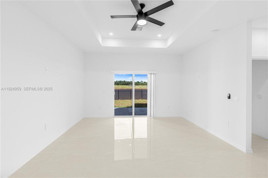 Spacious, unfurnished interior of a new home in , Lehigh Acres (Image 16).