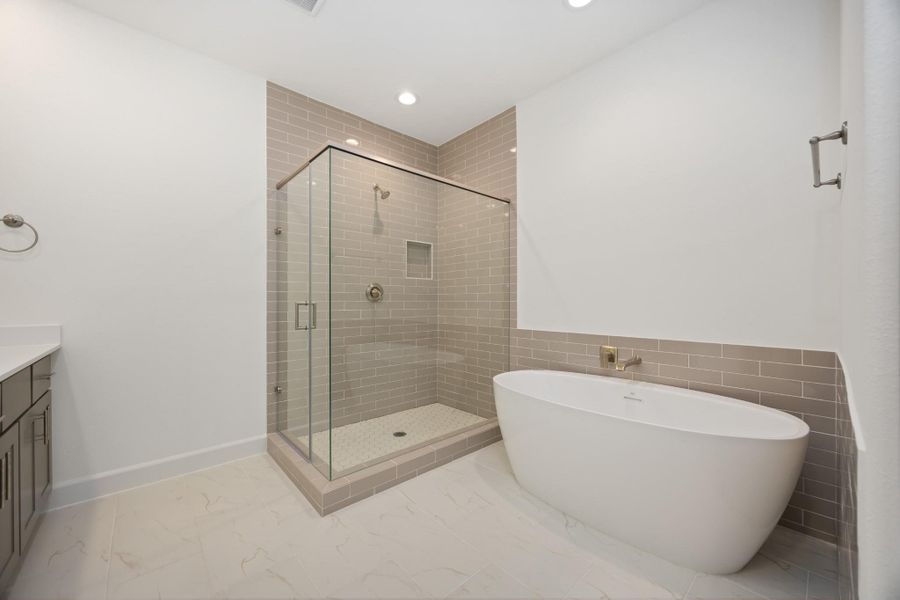 This luxurious setup strikes the perfect balance between style and serenity—whether you’re powering up for the day or winding down for the night, this space makes it feel effortless.