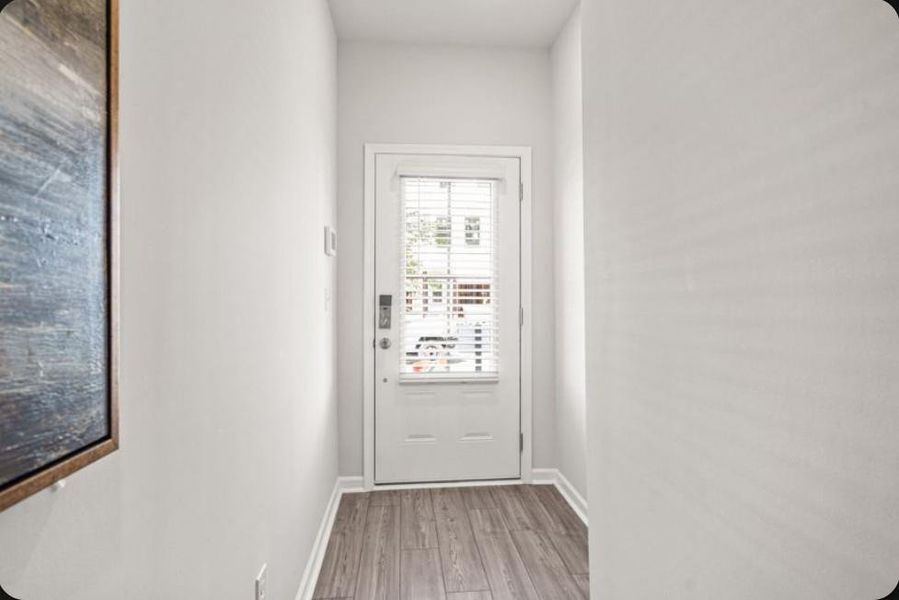 Spacious, unfurnished interior of a new home in Rosewood Farm, Lawrenceville (Image 24).