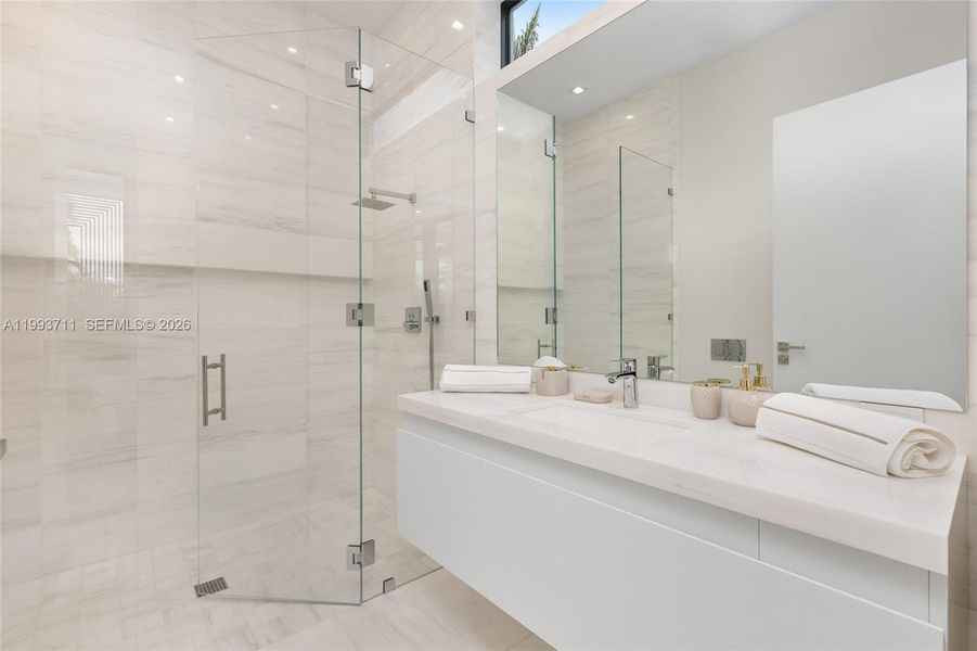 Furnished interior view inside a new home in , Fort Lauderdale (Image 53).