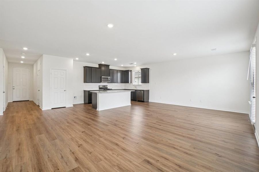 Spacious, unfurnished interior of a new home in Heartland Signature, Heartland (Image 20).