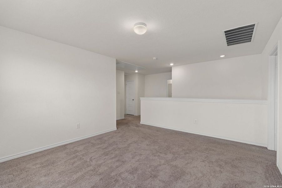 Spacious, unfurnished interior of a new home in Parklands, Schertz (Image 39).