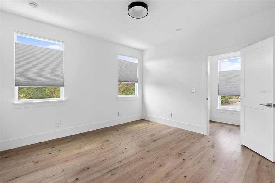 Spacious, unfurnished interior of a new home in , Winter Park (Image 20).