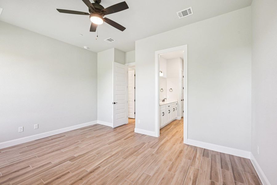 Spacious, unfurnished interior of a new home in Cross Creek, Cedar Park (Image 13).