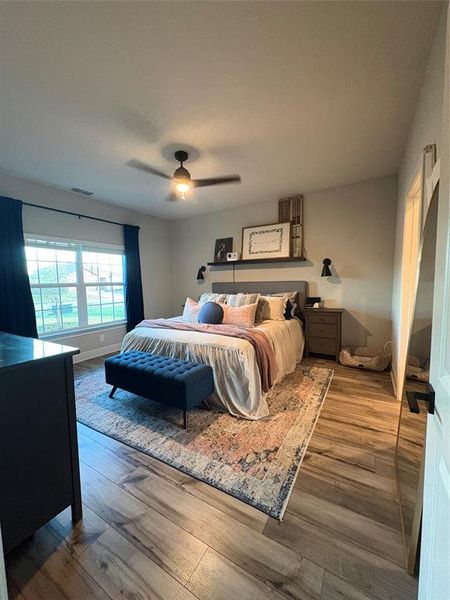 Furnished interior view inside a new home in Shadowbend, Anna (Image 4).
