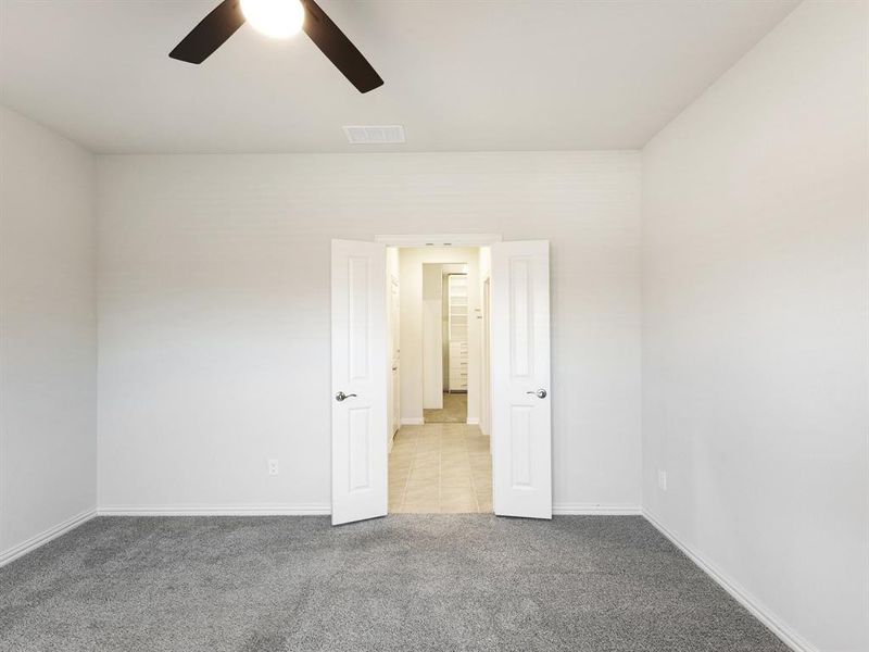 Spacious, unfurnished interior of a new home in Lakehaven - Spring Series, Farmersville (Image 19).