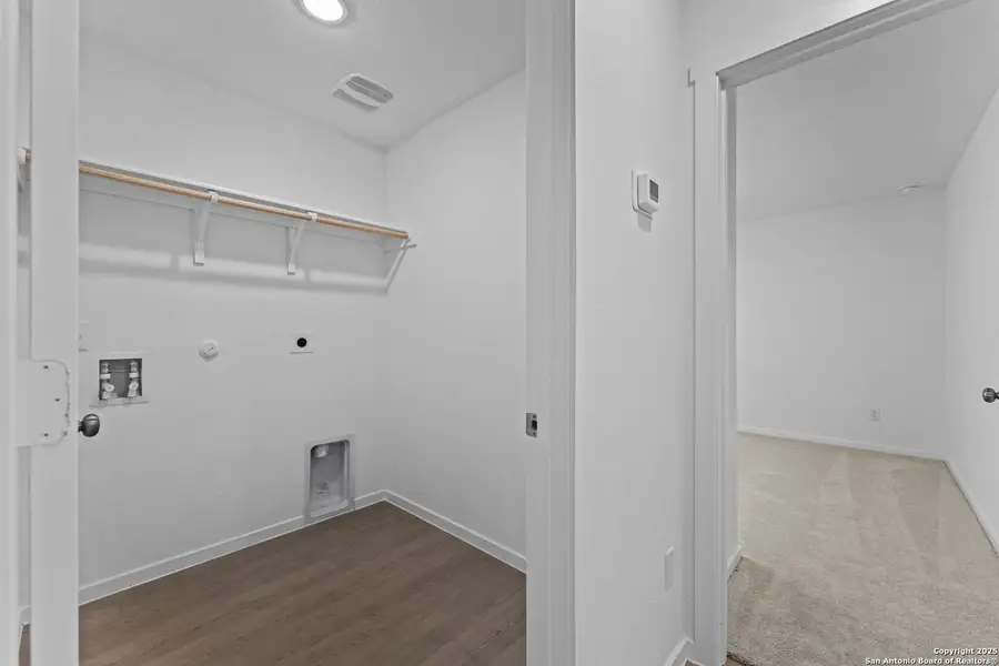 Spacious, unfurnished interior of a new home in Lodi Grove, Floresville (Image 8). Spacious, unfurnished interior of a new home in Lodi Grove, Floresville (Image 8).