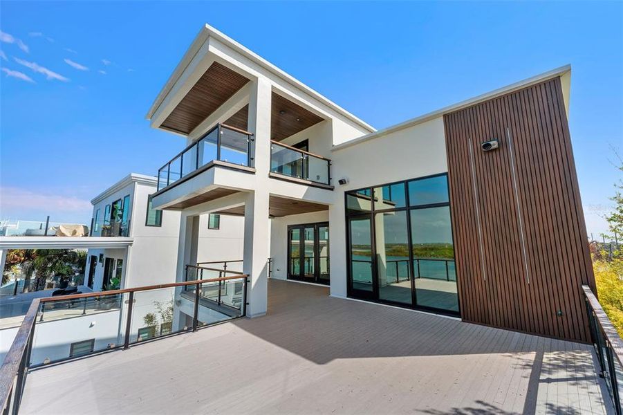 Exterior details and patio area of a home in , New Smyrna Beach (Image 30).