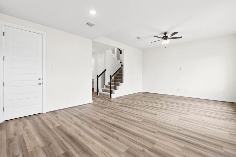 Spacious, unfurnished interior of a new home in University Heights, Round Rock (Image 16).