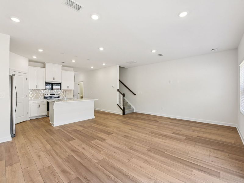 Spacious, unfurnished interior of a new home in Rocky River Towns, Charlotte (Image 8).