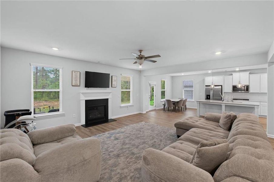 Furnished interior view inside a new home in Twin Shoals, Atlanta (Image 7). Furnished interior view inside a new home in Twin Shoals, Atlanta (Image 7).
