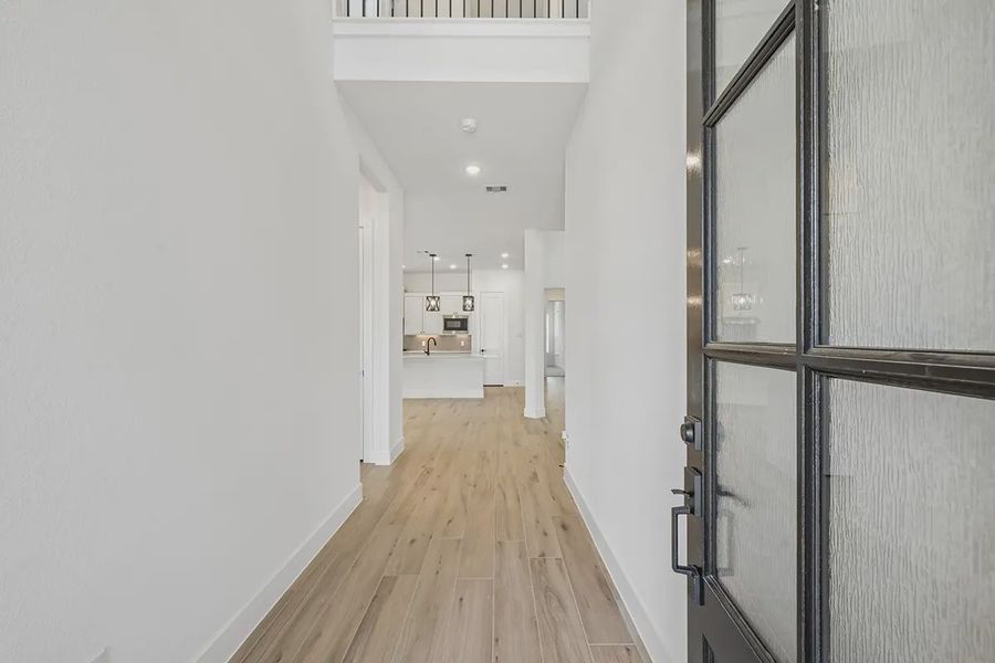 Spacious, unfurnished interior of a new home in Wood Leaf Reserve, Tomball (Image 17). Spacious, unfurnished interior of a new home in Wood Leaf Reserve, Tomball (Image 17).
